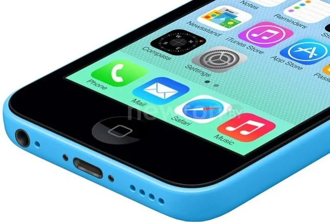Смартфон Apple iPhone 5c (8GB)