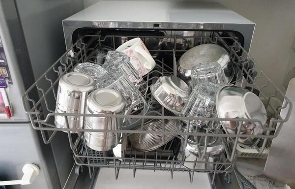 Основные плюсы посудомоечной машины