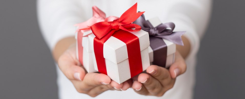 Что подарить мужчине на 23 февраля: 10 идей подарков