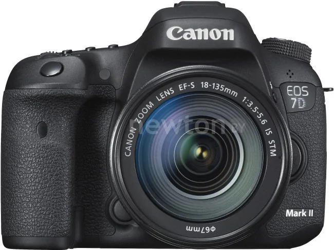 Зеркальный фотоаппарат Canon EOS 7D Mark II Kit 18-135mm IS STM